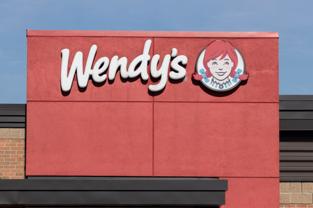 Indianapolis - Circa December 2020: Wendy's Retail Location. Wendy's is an International Fast Food Restaurant Chain.のeditorial素材