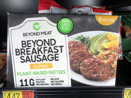Indianapolis - Circa July 2021: Beyond Meat Beyond Breakfast Sausage display. Beyond Meat markets many plant based and meatless substitute food products.のeditorial素材