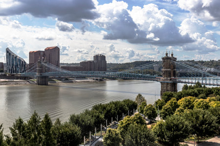 Cincinnati - Circa September 2021: Roebling Suspension Bridge. The Roebling Suspension Bridge connects Cincinnati and Kentucky.のeditorial素材