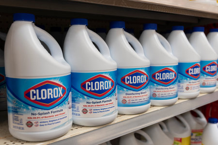 Cincinnati - Circa September 2021: Clorox Bleach bottles. Clorox manufactures bleach products that effectively control the Delta variant of the COVID-19 virus.のeditorial素材