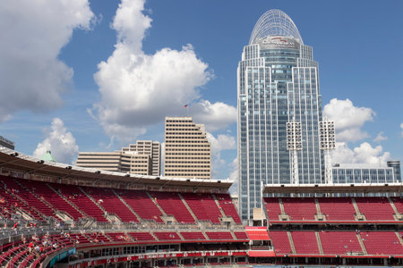 Cincinnati - Circa September 2021: Downtown Cincinnati Skyline including the Great American, OmniCare, and the Cincinnati Bell building.のeditorial素材