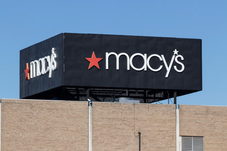 Dayton - Circa November 2021: Macy's mall location. Macys plans to continue closing stores.のeditorial素材