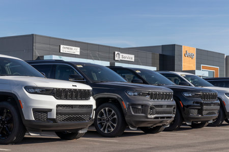 Lafayette - Circa December 2021: Jeep Grand Cherokee SUV display at a Stellantis Jeep dealership. The Grand Cherokee models include the Laredo, Freedom and Limited.のeditorial素材