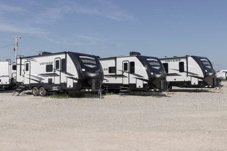 Bunker Hill - Circa August 2022: Winnebago Voyager fifth wheel travel trailer. Winnebago is a manufacturer of RV and motorhome vacation vehicles.の写真素材