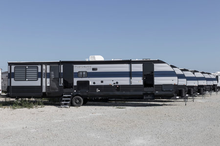 Bunker Hill - Circa August 2022: Cherokee Limited Travel Trailer Fifth Wheel display. Cherokee RV is a division of Forest River.の写真素材