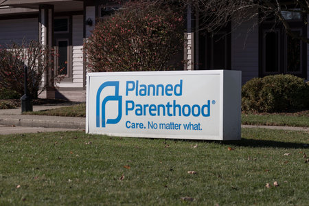 Ft. Wayne - Circa November 2022: Planned Parenthood location. Planned Parenthood provides reproductive health services in the US.のeditorial素材