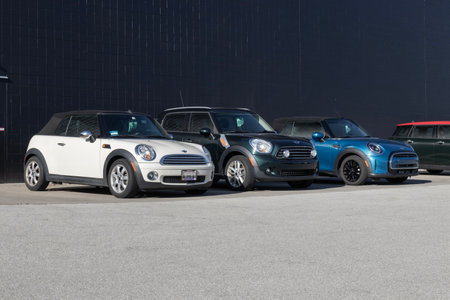 Indianapolis - Circa December 2022: Mini Hardtop vehicles awaiting service at a dealership. Mini is a subsidiary of BMW.のeditorial素材