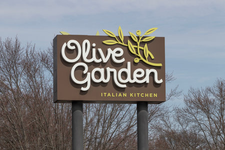 Anderson - Circa March 2023: Olive Garden Italian Restaurant. Olive Garden is a Division of Darden Restaurants.のeditorial素材