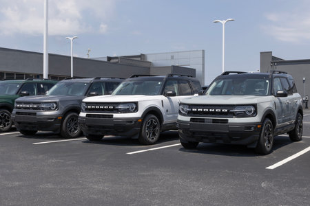 Plainfield - June 16, 2024: Ford Bronco display at a dealership. Ford offers the Bronco in Sport, Raptor, Big Bend, Badlands, and Heritage models.のeditorial素材