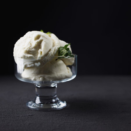 Ice-cream sundae, refreshing vanilla dessertの写真素材