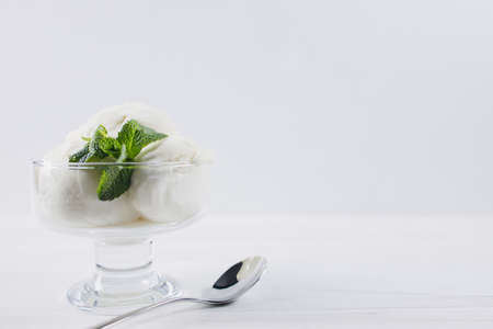 Ice-cream sundae, refreshing vanilla dessertの写真素材