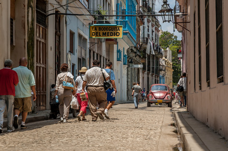 Street in the old part of the city on June 30, 2005 in Havana, Cuba. With its distinct and decayed atmosphere, Havana is the destination of more than 1 million visitors.のeditorial素材