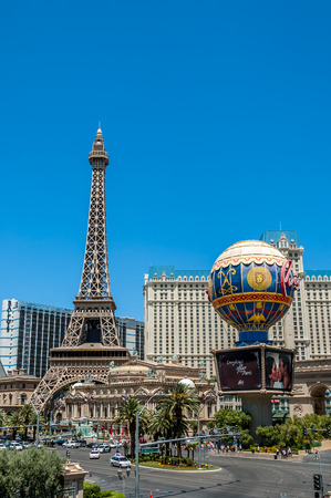 LAS VEGAS - June 18: Paris Las Vegas on June 18, 2009 in Las Vegas. It includes a half scale, 541 ft (164.6 m) replica of Eiffel Tower. Paris cost $785 million to build and opened September 1, 1999.のeditorial素材