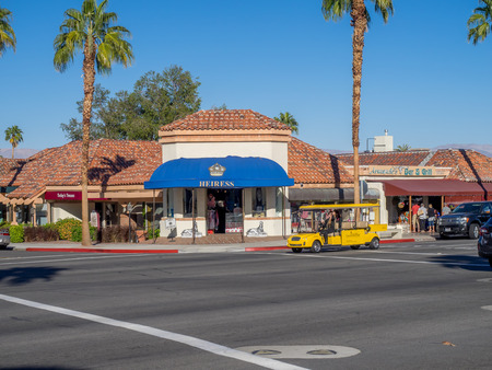 PALM DESERT, CA - NOVEMBER 22: El Paseo Shopping District on November 22, 2015 in Palm Desert. The Rodeo Drive of the desert, it features over 300 shops boutiques art galleries jewelers restaurants.のeditorial素材