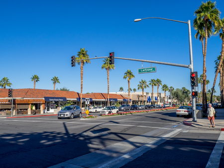PALM DESERT, CA - NOVEMBER 22: El Paseo Shopping District on November 22, 2015 in Palm Desert. The Rodeo Drive of the desert, it features over 300 shops boutiques art galleries jewelers restaurants.のeditorial素材