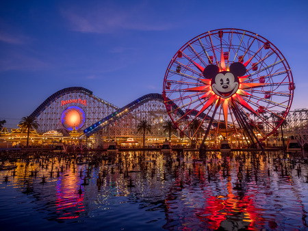 ANAHEIM, CALIFORNIA - FEBRUARY 14: Mickey's Fun wheel ride at Paradise Pier at Disney California Adventure Park on February 14, 2016. Disney California Adventure Park is themed after the history and culture of California.のeditorial素材