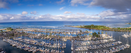 Panoramic view of the Ala Moana Beach Park and Magic Island Lagoon in Honolulu, Hawaii.の写真素材