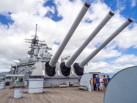 OAHU, HI - AUG 5, 2016: The USS Missouri battleship on August 5, 2016 in Pearl Harbor, USA. Site of the treaty signing ending WWII between the US and Japan, is now berthed in Pearl Harbor.のeditorial素材