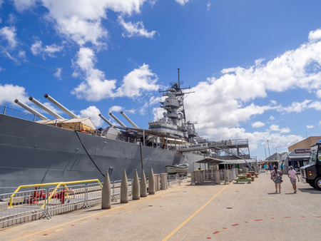 OAHU, HI - AUG 5, 2016: The USS Missouri battleship on August 5, 2016 in Pearl Harbor, USA. Site of the treaty signing ending WWII between the US and Japan, is now berthed in Pearl Harbor.のeditorial素材