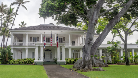 HONOLULU, HI - AUG 6: Washington Place on August 6, 2016 in Honolulu Hawaii. It is a Greek Revival palace in the Hawaii Capital Historic District in Honolulu, Hawaii. It is the governors residence.のeditorial素材