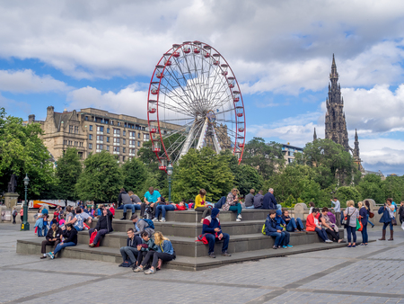EDINBURGH, SCOTLAND - JULY 26: Outside the Scottish National Gallery and the mound on July 26, 2017 in Edinburgh Scotland. The Scottish National Gallery is an important centre of European Art.のeditorial素材