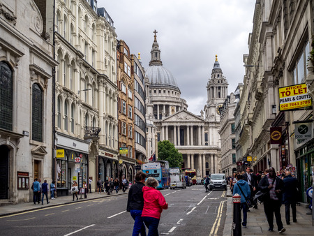 Looking up Fleet Street towards famous St. Paul's Cathedral in Londonのeditorial素材