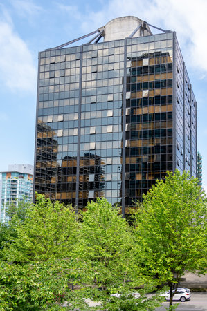 Vancouver, British Columbia - May 27, 2023: Views of the landmark Qube building in Vancouver's downtown.のeditorial素材