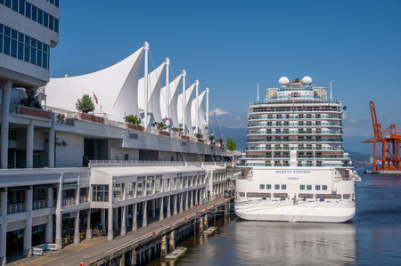 Vancouver, British Columbia - May 27, 2023: Majestic Princess cruise ship loading for an Alaskan cruise.のeditorial素材