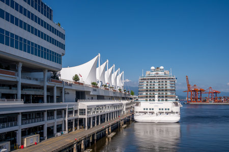 Vancouver, British Columbia - May 27, 2023: Majestic Princess cruise ship loading for an Alaskan cruise.のeditorial素材