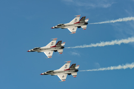 NEW WINDSOR, NY - SEPTEMBER 3, 2016: USAF Thunderbirds perform at the Stewart International Airport during the New York Airshow. Squadron is the official air demonstration team for the United States Air Forceのeditorial素材