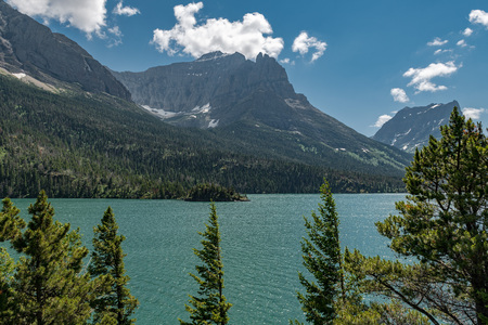 Beautiful landscape view of St Mary Lake in Glacier National Park, Montana,の写真素材
