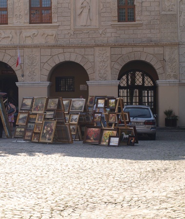Art Gallery on street on Old Market Place in Kazimierz Dolny, Polandのeditorial素材