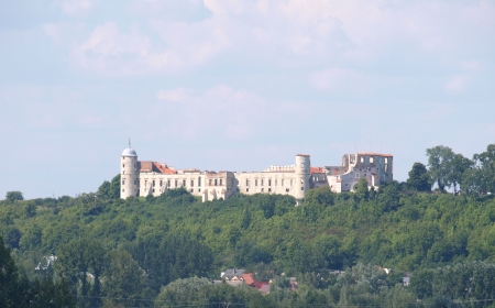Kazimierz Dolny, Poland - July 26, 2008: View from stoned castle in Janowiec, near Kazimierz Dolnyのeditorial素材