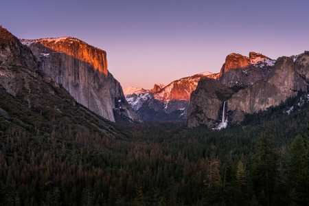 Tunnel View sunset in Yosemite National Park.の写真素材