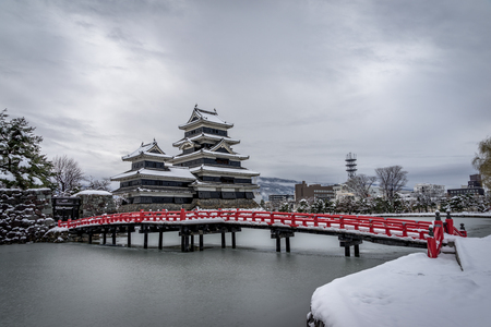 Matsumoto Castle, also known as the "Crow Castle" is a Japanese National Treasure. Matsumoto Castle is a flatland castle built in 1593, it is one of the few remaining original castles in Japanのeditorial素材
