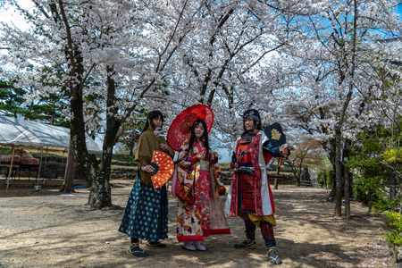 Actors in traditional dress at Matsumoto Castle. Matsumoto Castle, also known as the "Crow Castle" is a Japanese National Treasure. Matsumoto Castle is a flatland castle built in 1593, it is one of the few remaining original castles in Japanのeditorial素材