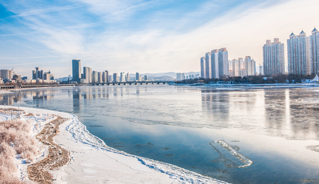 View of urban city in winterのeditorial素材