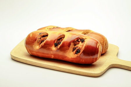 Studio, Whole loaf and sliced â€‹â€‹â€‹â€‹bread.