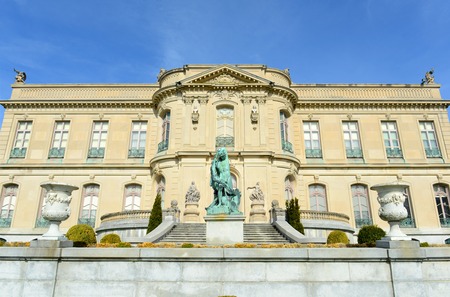 The Elms is a large mansion built in 1901 for the coal baron Edward Julius Berwind in downtown Newport, Rhode Island, USA. This mansion is open to the public today.のeditorial素材