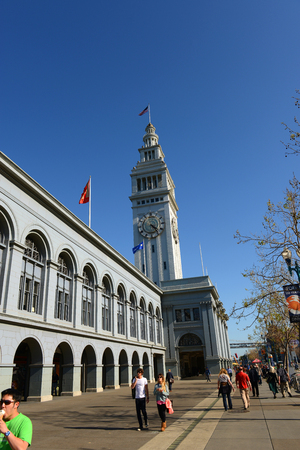 San Francisco Ferry Building is inspired by the Moorish bell tower of Seville Cathedral in San Francisco, California, USA.のeditorial素材