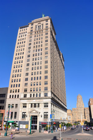 Liberty Building at the corner of Court Street and Main Street in downtown Buffalo, New York, USA.のeditorial素材