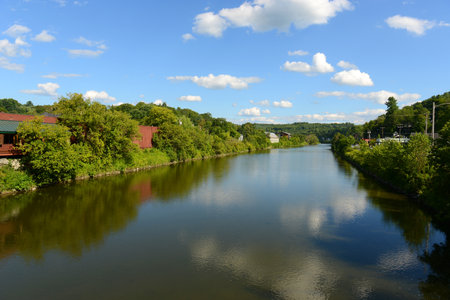 Winooski River cross the center of Montpelier in summer, Montpelier, Vermont VT, USA. Montpelier is the capital of Vermont and is the smallest capital city in the United States.の写真素材