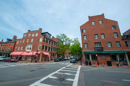 Historic Buildings at 31 Charles Street at Chestnut Street on Beacon Hill, Boston, Massachusetts MA, USA.のeditorial素材
