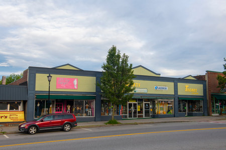 Historic commercial buildings on Main Street in town center of Plymouth, New Hampshire NH, USA.のeditorial素材