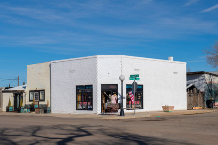 Buffalo Sisters Trading Post at 200 N Railroad Avenue in historic city center of Willcox, Arizona AZ, USA.のeditorial素材