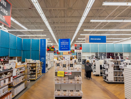 Bed Bath and Beyond store interior with store close clearance sign, city of Nashua, New Hampshire NH, USA.のeditorial素材