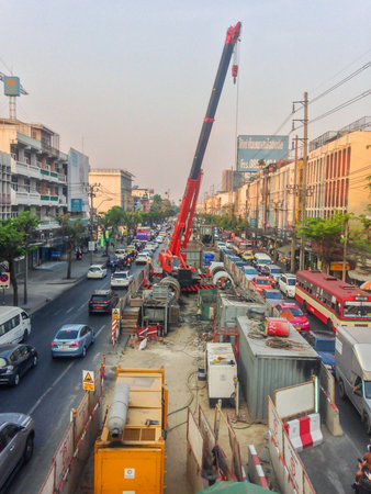 BANGKOK, THAILAND - March 5, 2017 : Traffic on Phahon Yothin Road under construction BTS green line in Bangkok Thailand.のeditorial素材