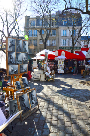 PARIS, FRANCE - APRIL 20, 2015: Place du Tertre in Montmartreのeditorial素材