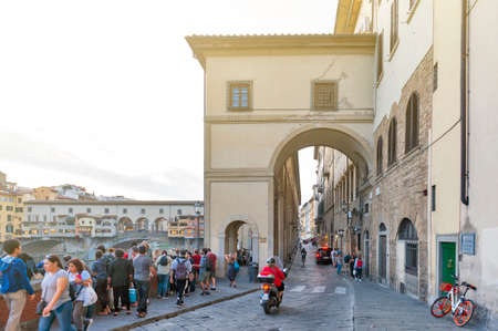 Florence, Italy - October 2019: Entrance to the Vasari Corridor, an elevated enclosed passageway along the Arno river bank from the Uffizi to the Ponte Vecchio in the city of Florence, Italyのeditorial素材