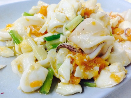 Thai style Fried squid with salted egg の素材